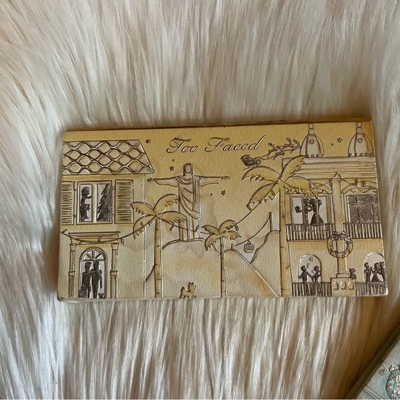 Too Faced Holidays Around the World Eyeshadow Palettes - Picture 2 of 6